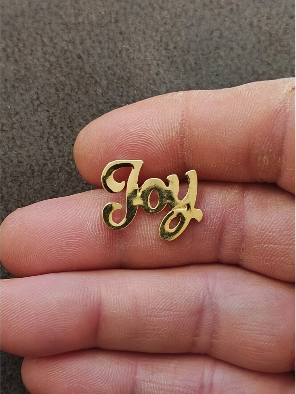 1980s Gold Tone Cursive "Joy" Script Pin - Picture 5 of 8